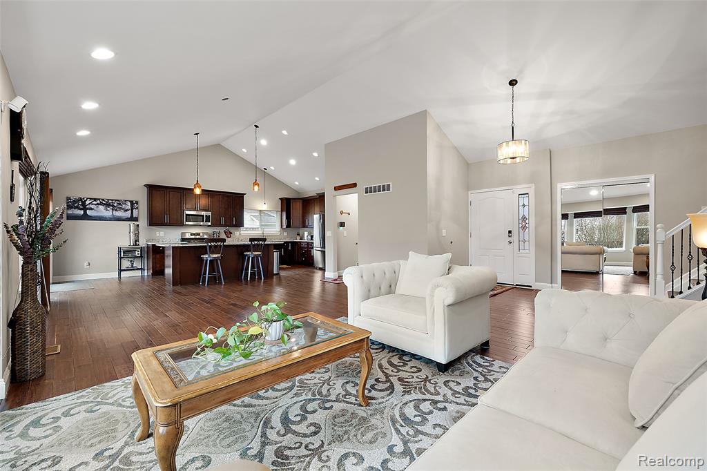 39254 E Royal Doulton Boulevard