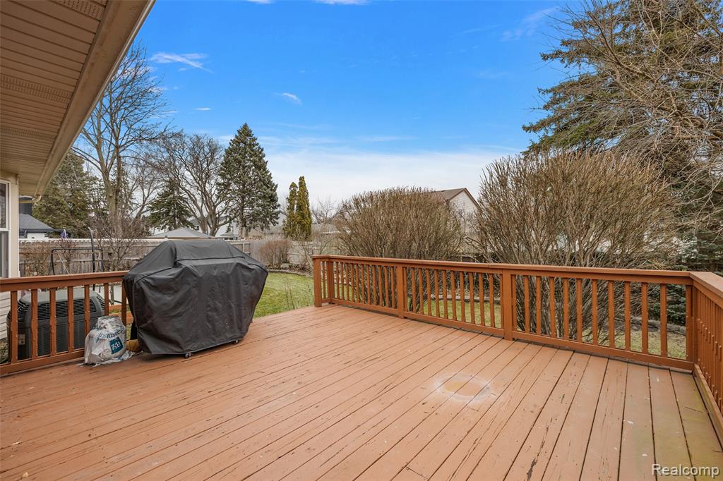 39254 E Royal Doulton Boulevard