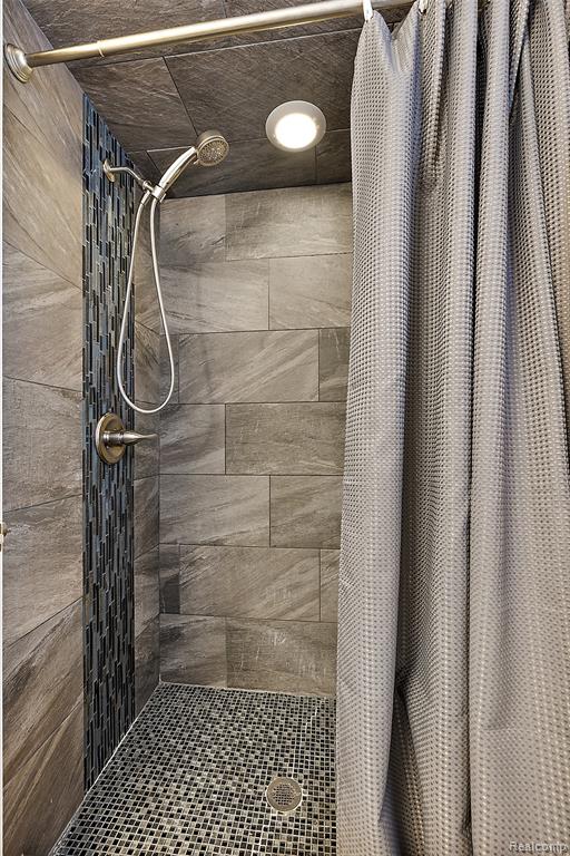 39254 E Royal Doulton Boulevard