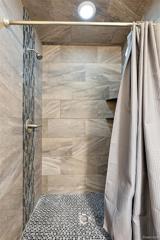 39254 E Royal Doulton Boulevard