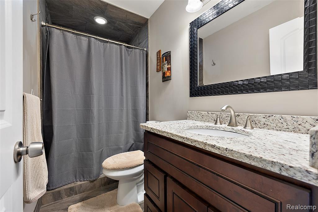 39254 E Royal Doulton Boulevard