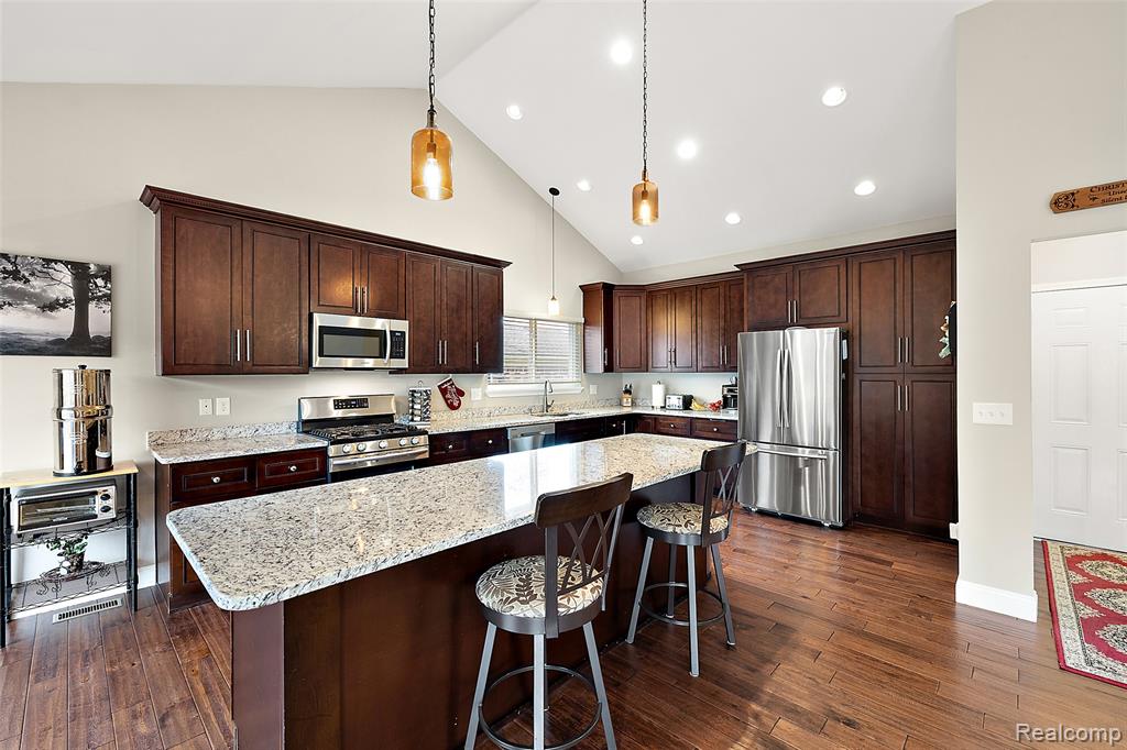 39254 E Royal Doulton Boulevard