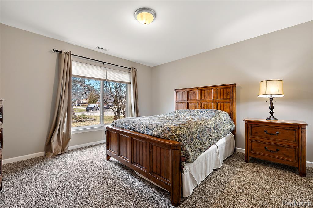 39254 E Royal Doulton Boulevard