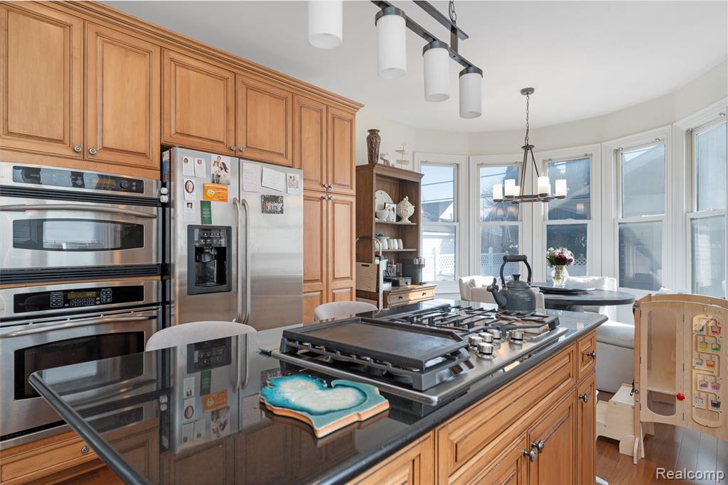 717 S Kenwood Avenue