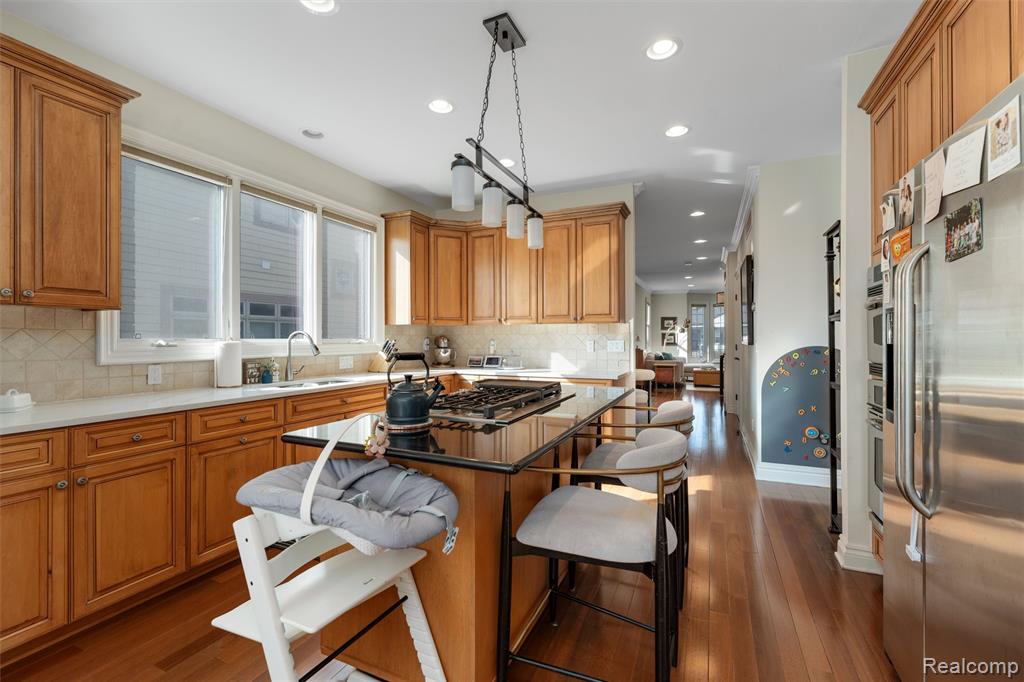 717 S Kenwood Avenue