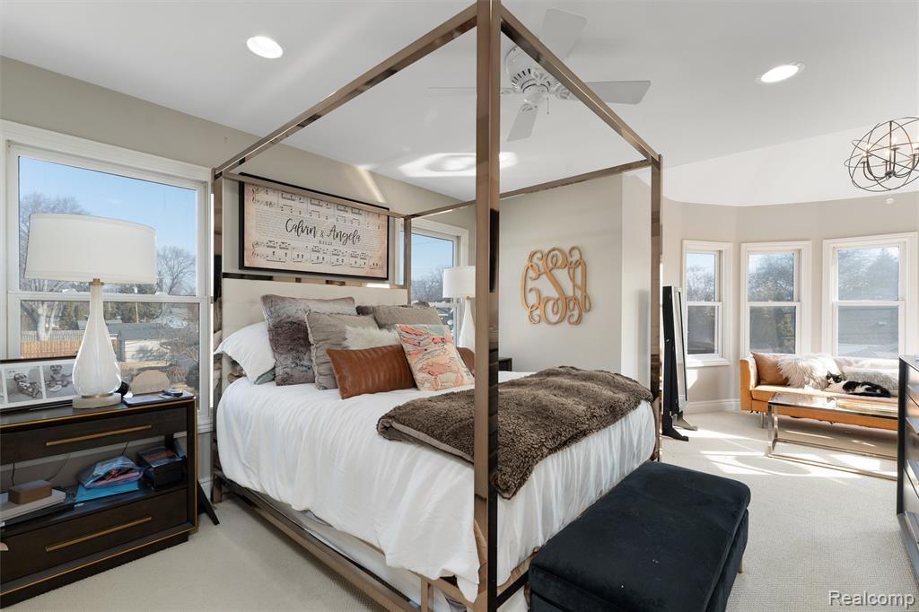 717 S Kenwood Avenue