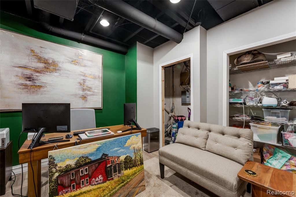 717 S Kenwood Avenue