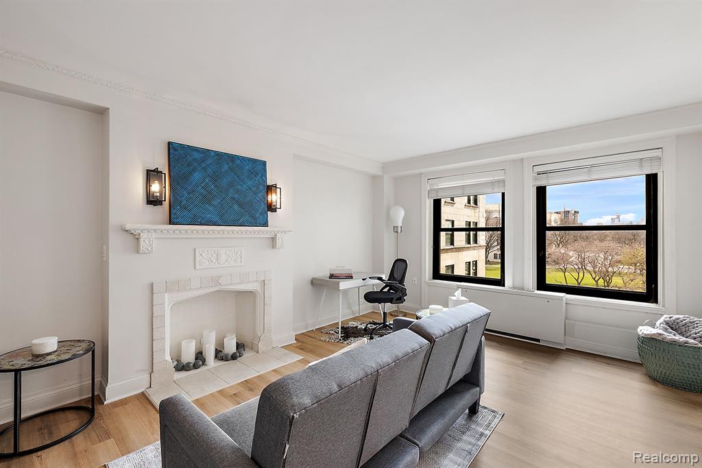 15 E Kirby Street # 315