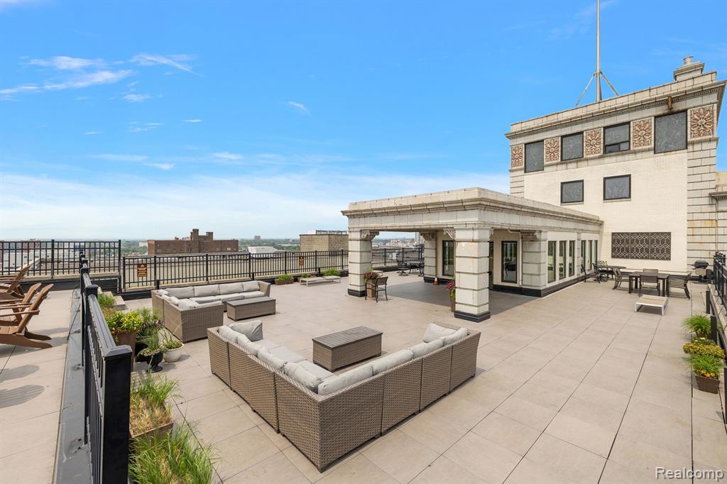 15 E Kirby Street # 315