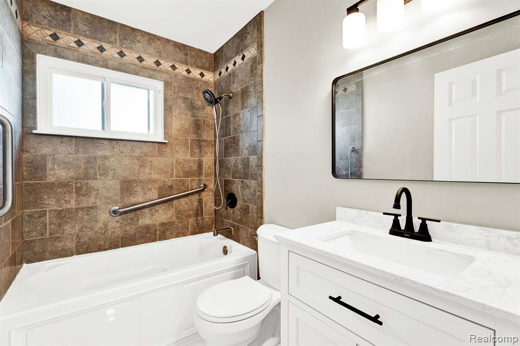 27390 Seyburn Avenue