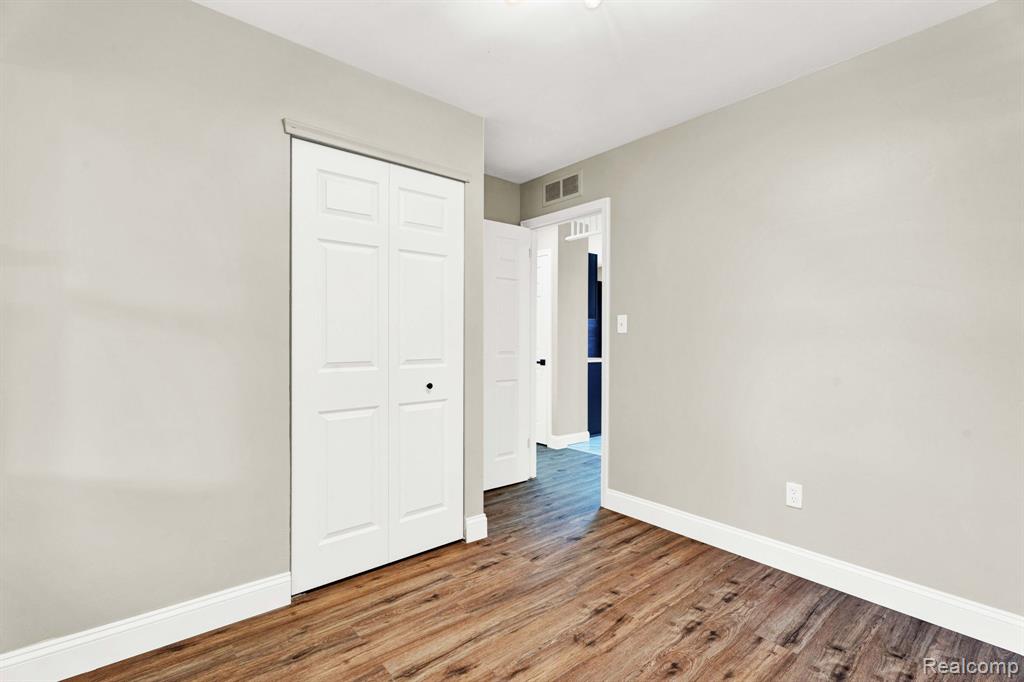 27390 Seyburn Avenue