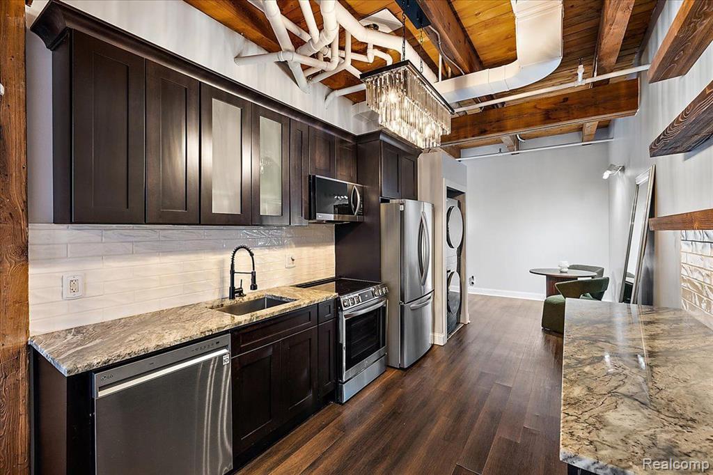 6533 E Jefferson Avenue # 329
