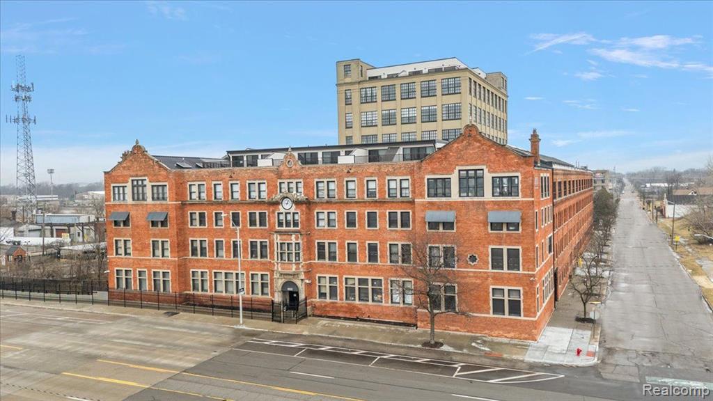 6533 E Jefferson Avenue # 329