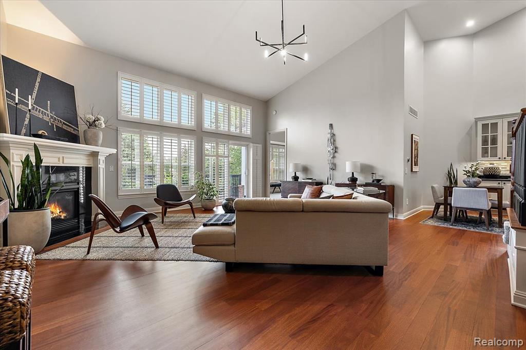 4404 Navin Field Lane