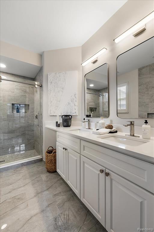 4404 Navin Field Lane