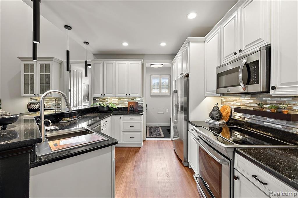 4404 Navin Field Lane