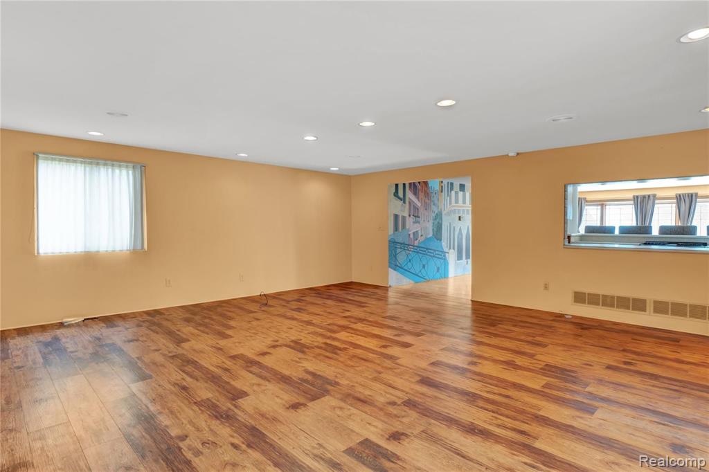 5428 Gratiot Avenue