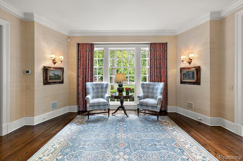 1045 Country Club Road