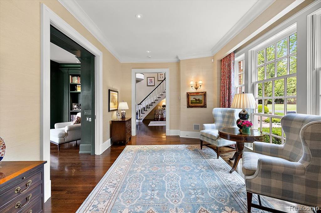 1045 Country Club Road