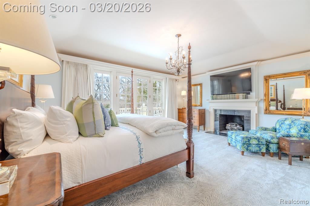 1045 Country Club Road