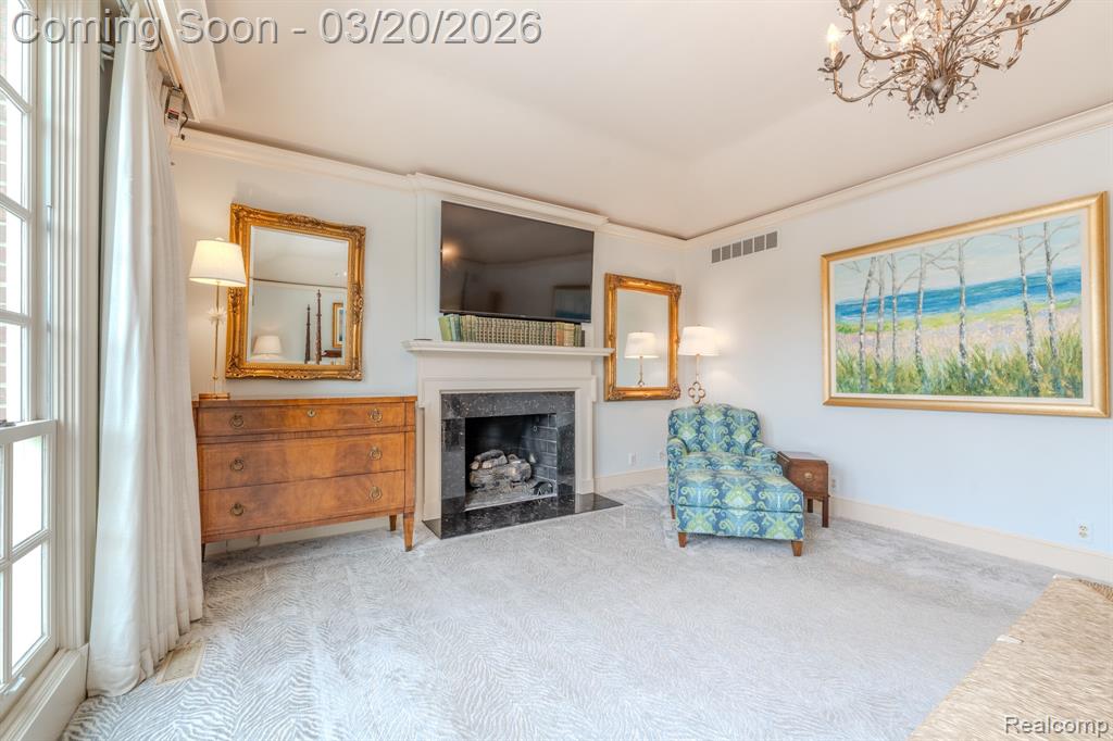 1045 Country Club Road