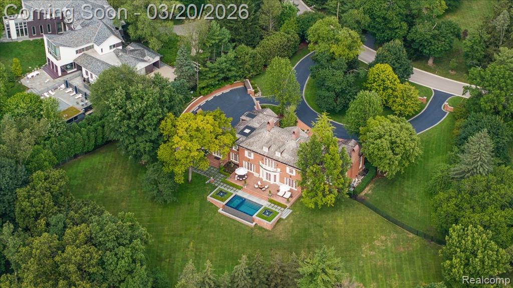 1045 Country Club Road