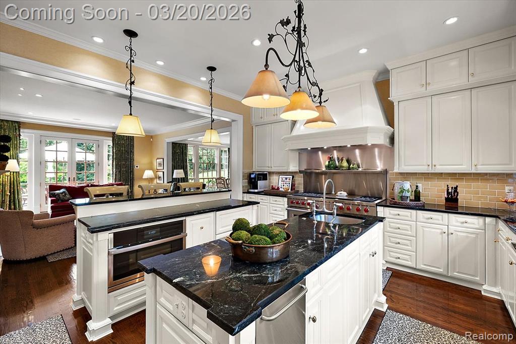 1045 Country Club Road