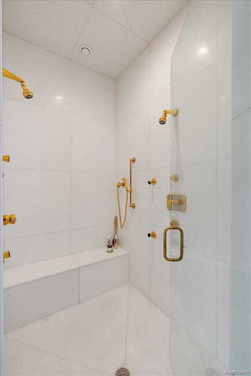 1045 Country Club Road