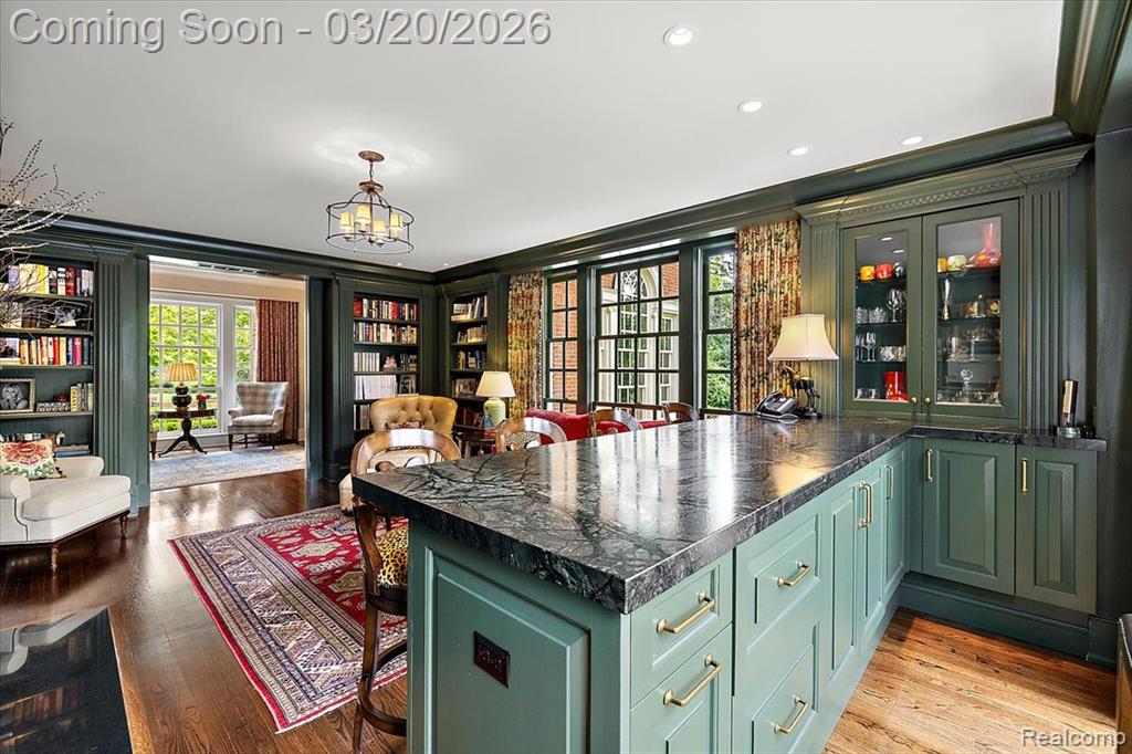 1045 Country Club Road