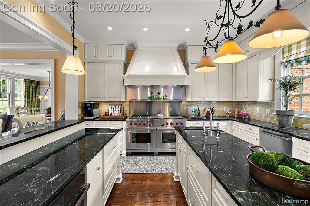 1045 Country Club Road