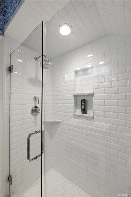 1045 Country Club Road