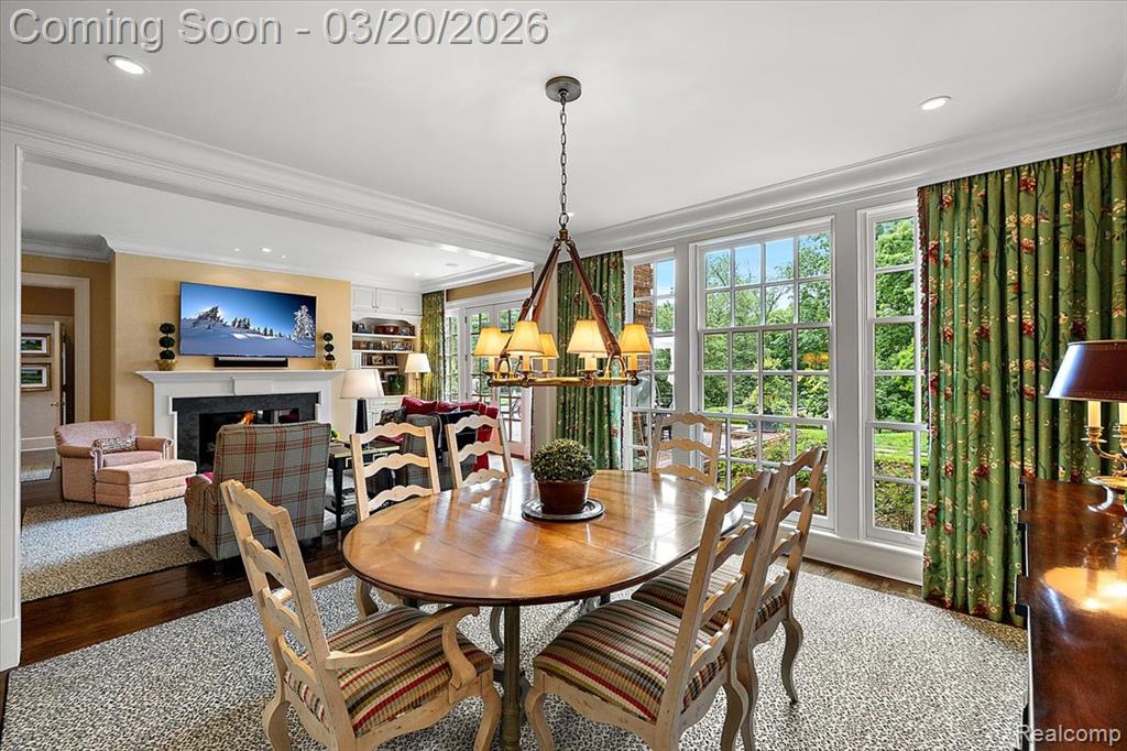 1045 Country Club Road