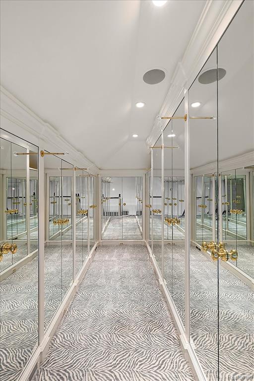 1045 Country Club Road