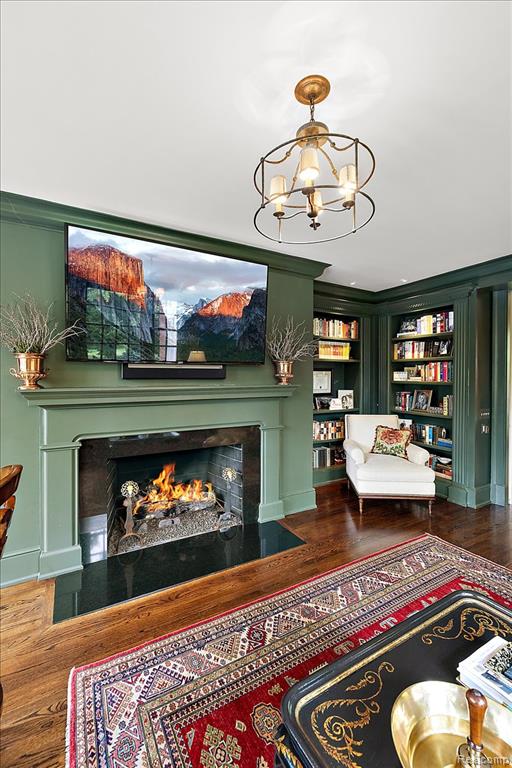 1045 Country Club Road