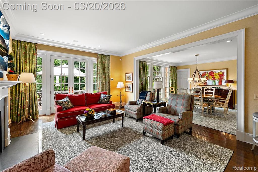 1045 Country Club Road