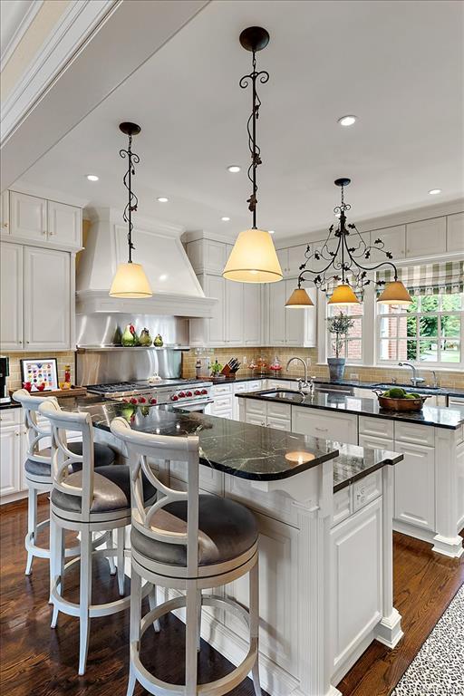 1045 Country Club Road