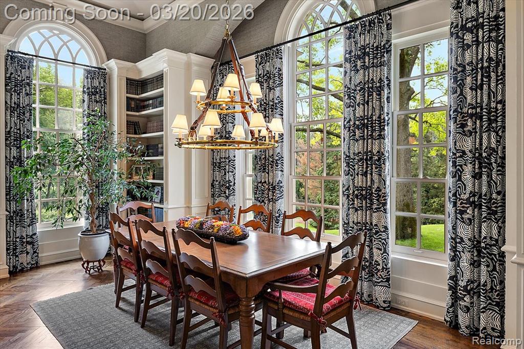 1045 Country Club Road