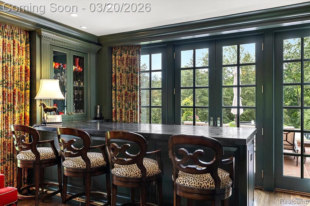 1045 Country Club Road