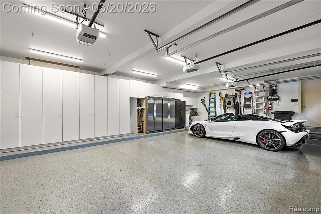 1045 Country Club Road