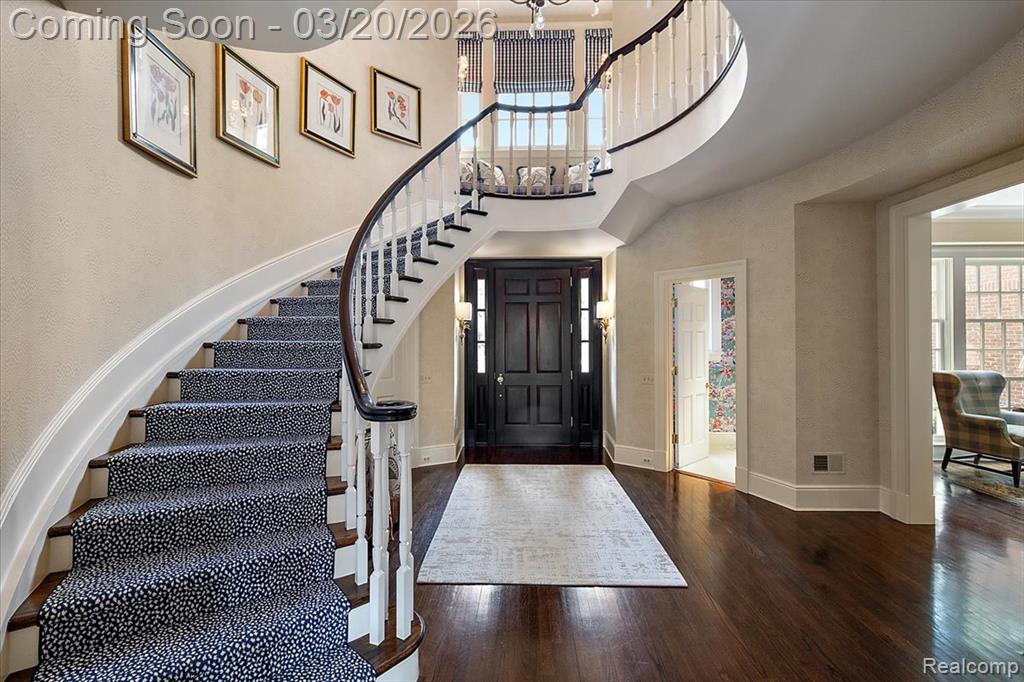 1045 Country Club Road