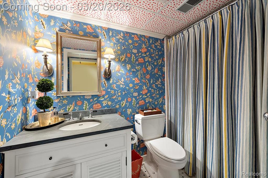 1045 Country Club Road