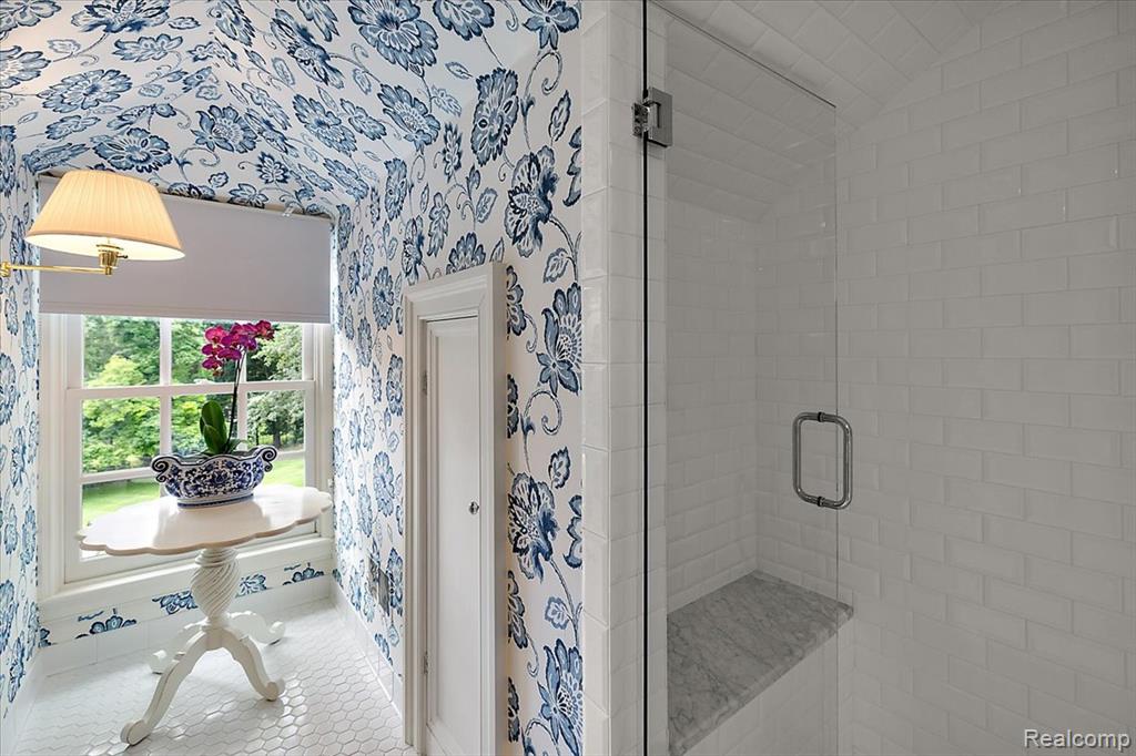 1045 Country Club Road