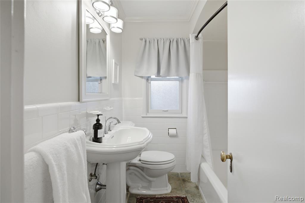 17560 Birwood Avenue