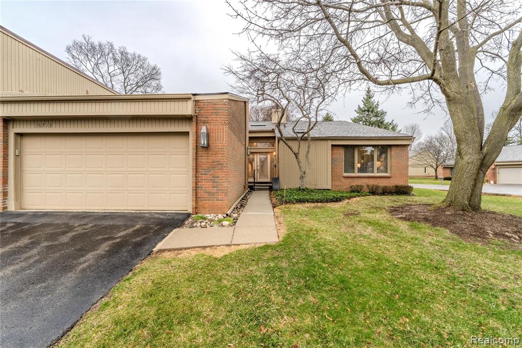 36713 Tanglewood Lane