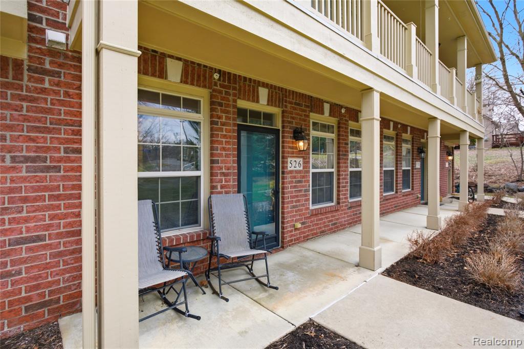526 Red Oak Court