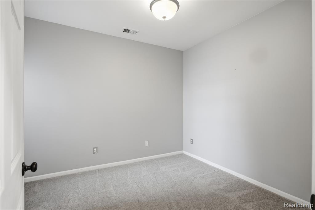 526 Red Oak Court
