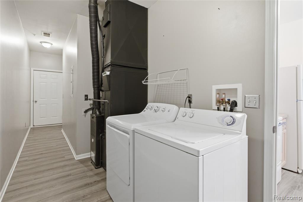 526 Red Oak Court