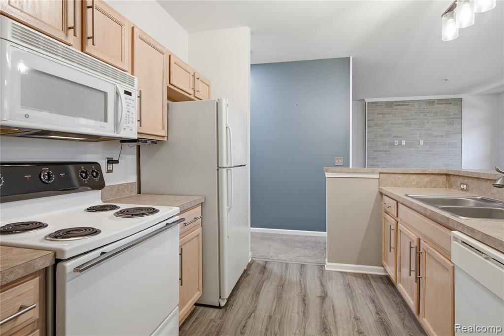 526 Red Oak Court