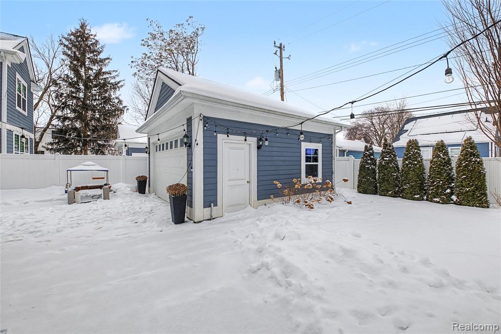 910 Mclean Avenue