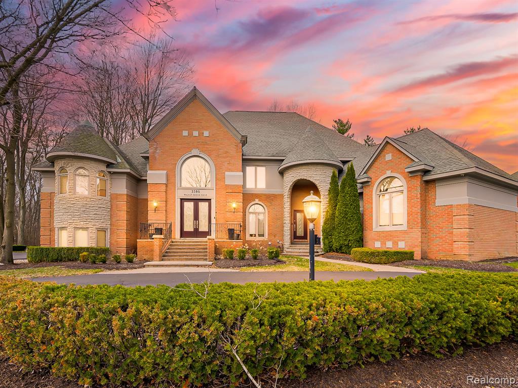 3586 Walnut Brook Drive